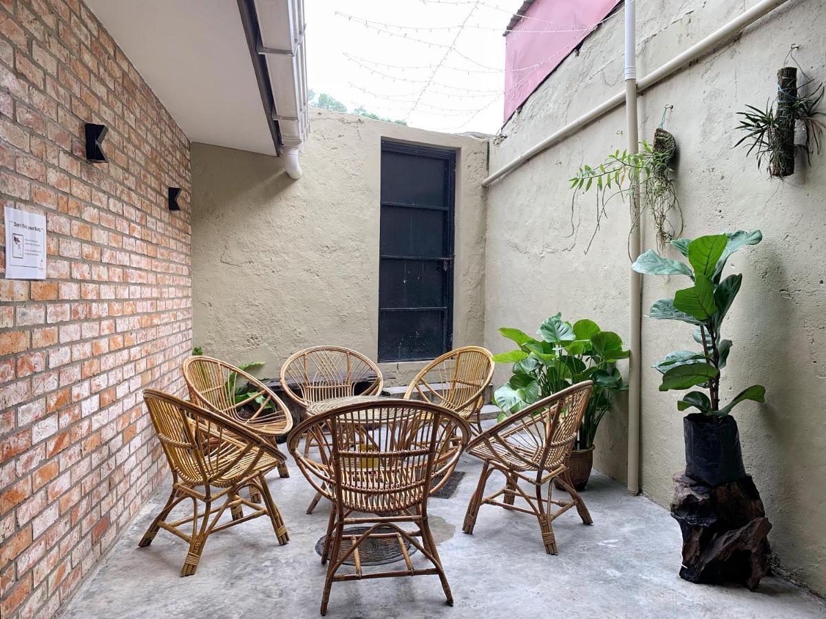 Hornbill'S Nest Kuching Hostel Εξωτερικό φωτογραφία